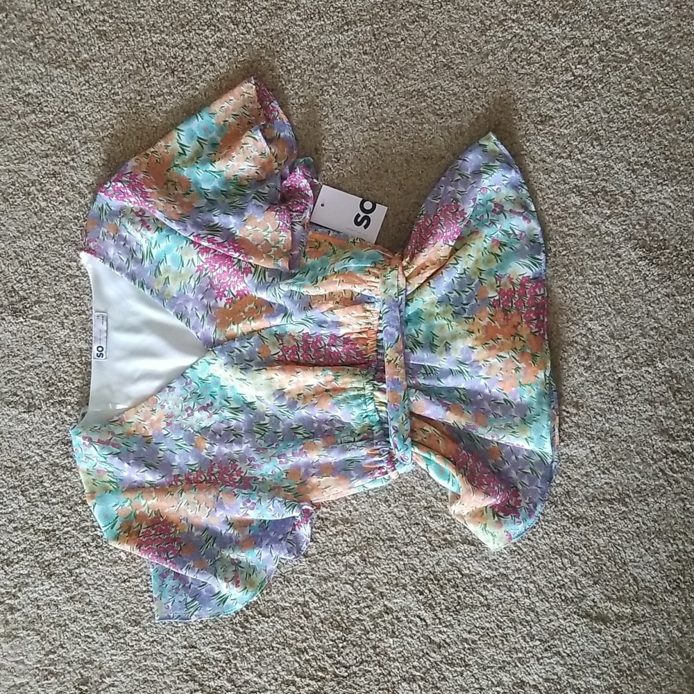 SO Flutter Sleeve Faux Wrap Blouse Size XS NWT